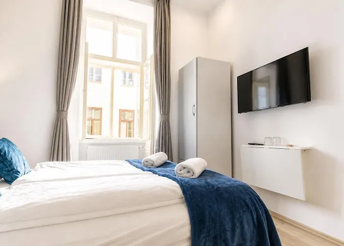 Shopping Paradise 9br Complex Ideal For 22 People Wenen
