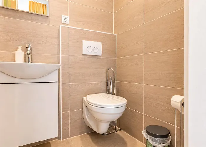 Shopping Paradise 9br Complex Ideal For 22 People Wenen