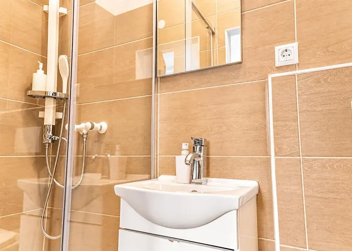 Shopping Paradise 9br Complex Ideal For 22 People *
